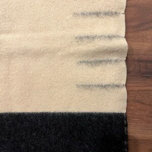 RARE Authentic vintage Hudson’s Bay Company 7-point wool blanket (1950s)